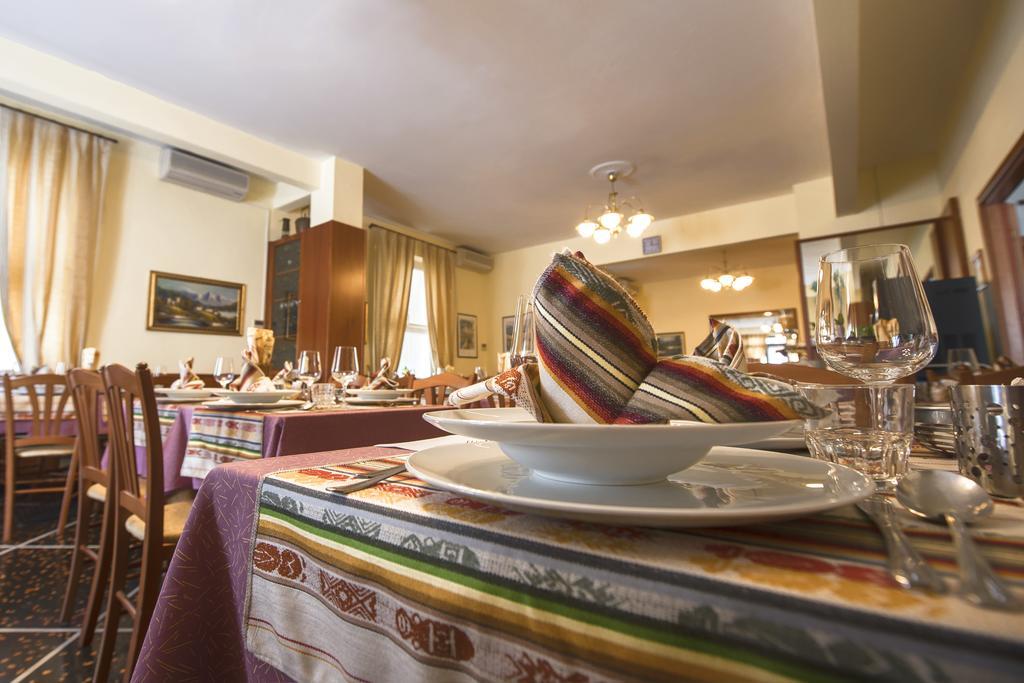 Hotel Bristol 라바냐 외부 사진